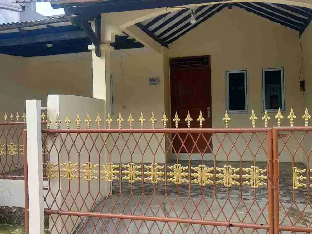 Rumah cantik hadap taman, timur di komplek Pondok kacang prima