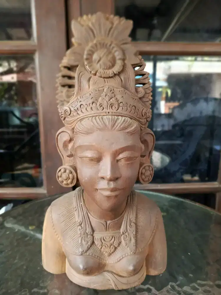 Patung Budha
Material kayu,custom ukiran tangan
(nego)