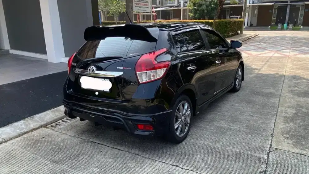 Toyota Yaris Type S TRD Sportivo Kilometer Rendah Tahun 2015
