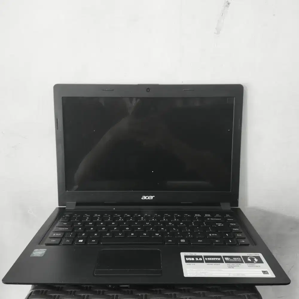 JUAL LAPTOP ACER ONE 14 Z1401 INTEL CELERON N2840 RAM8GB,HDD320GB