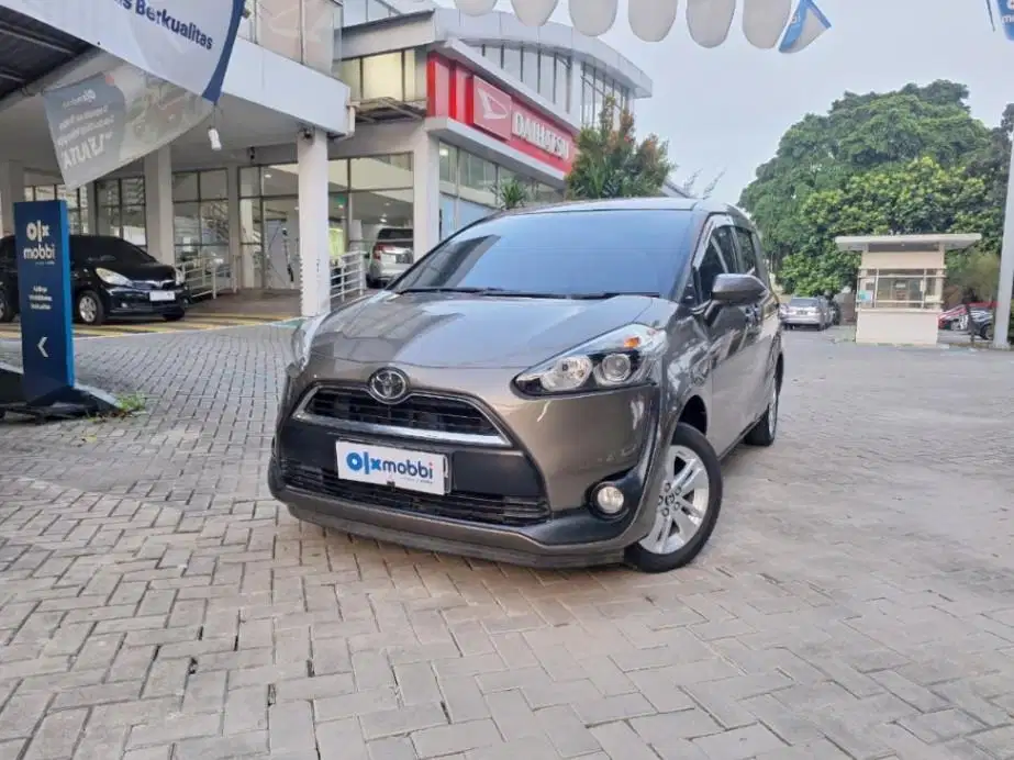 LOW DP Toyota Sienta 1.5 G Bensin-AT 2017 SOQ