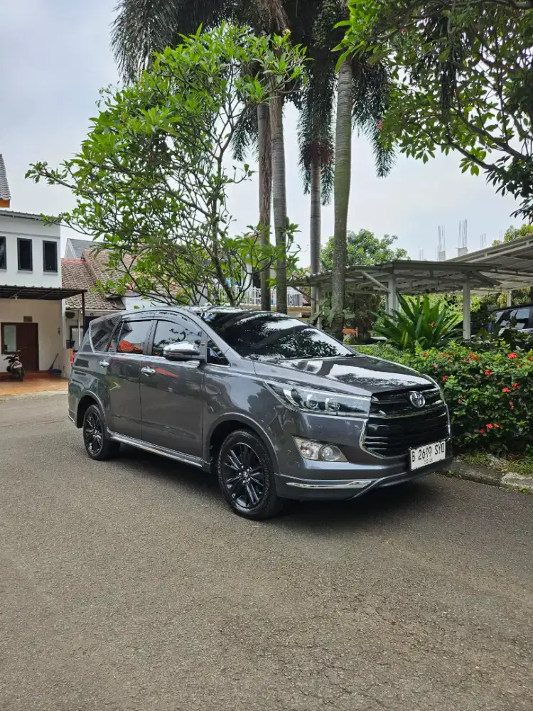 2018 Innova Venturer Diesel A/T