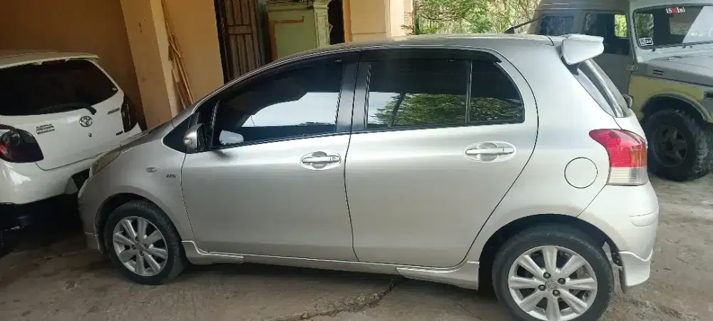 Toyota yaris manual