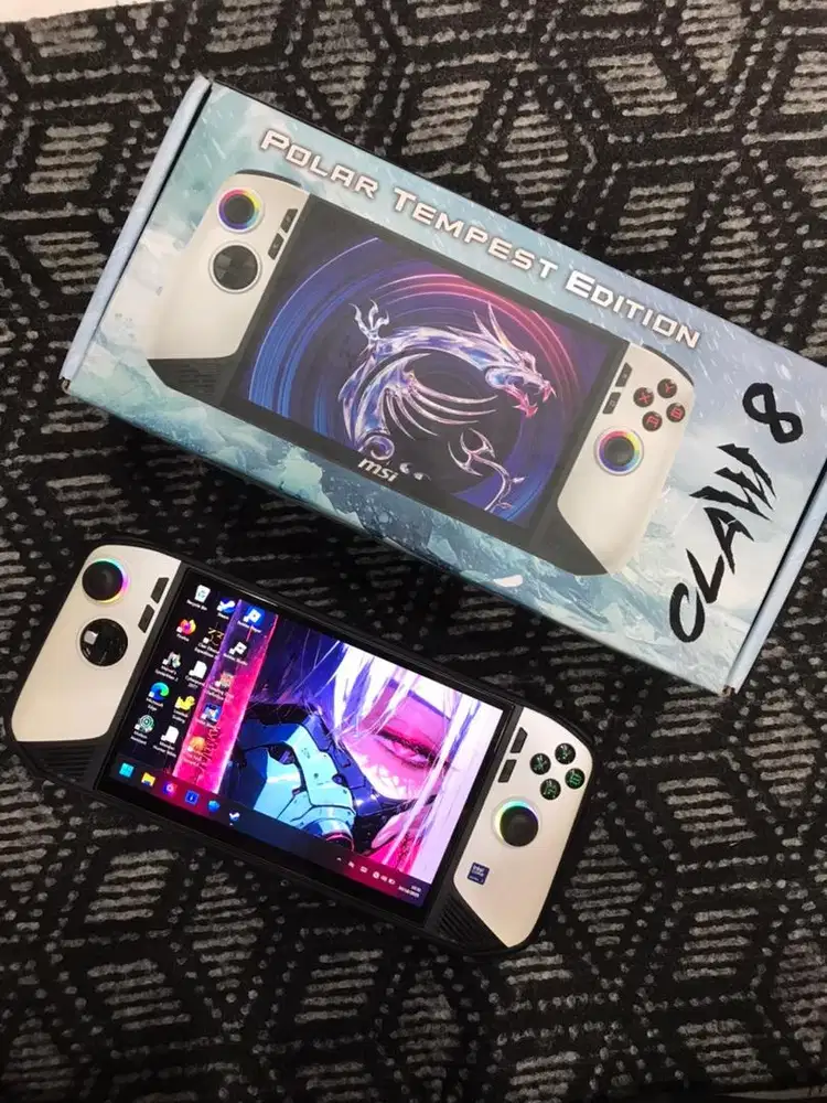 MSI CLAW 8ai Polar Tempest
