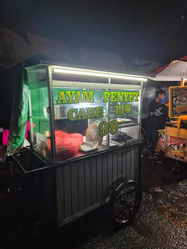 Dibutuhkan Penjaga warung gerobak