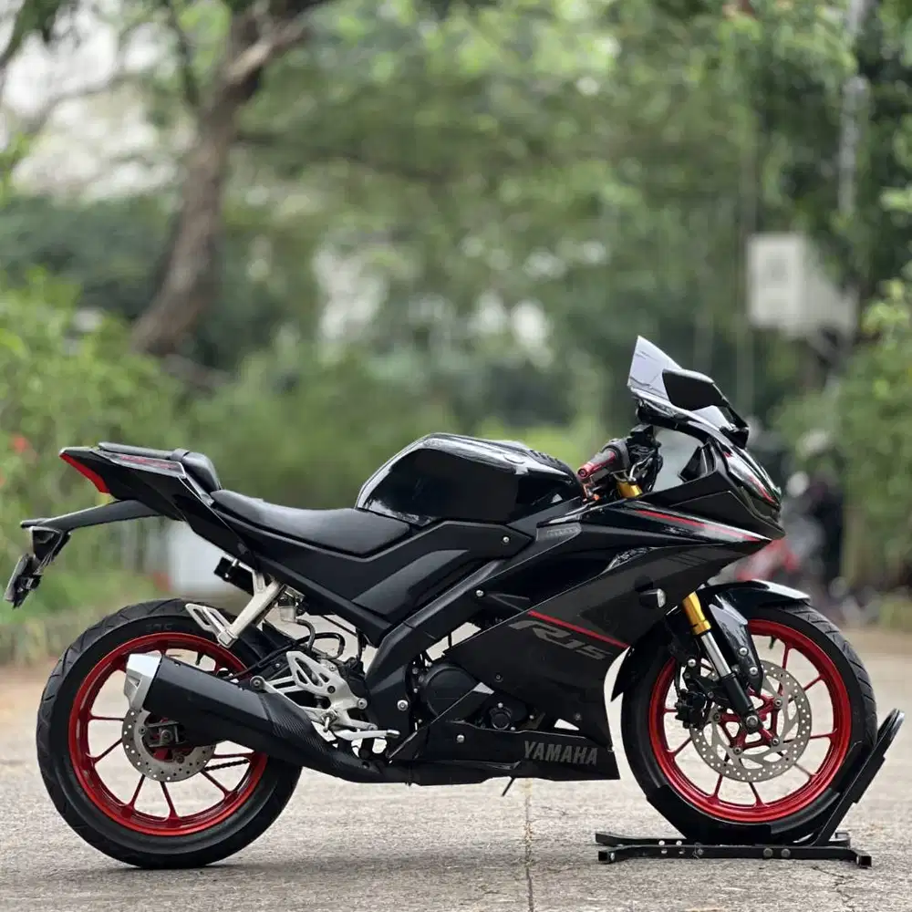 YAMAHA YZF R15 V3 BLACK 2019 KM LOW PAJAK PANJANG FULL MULUS