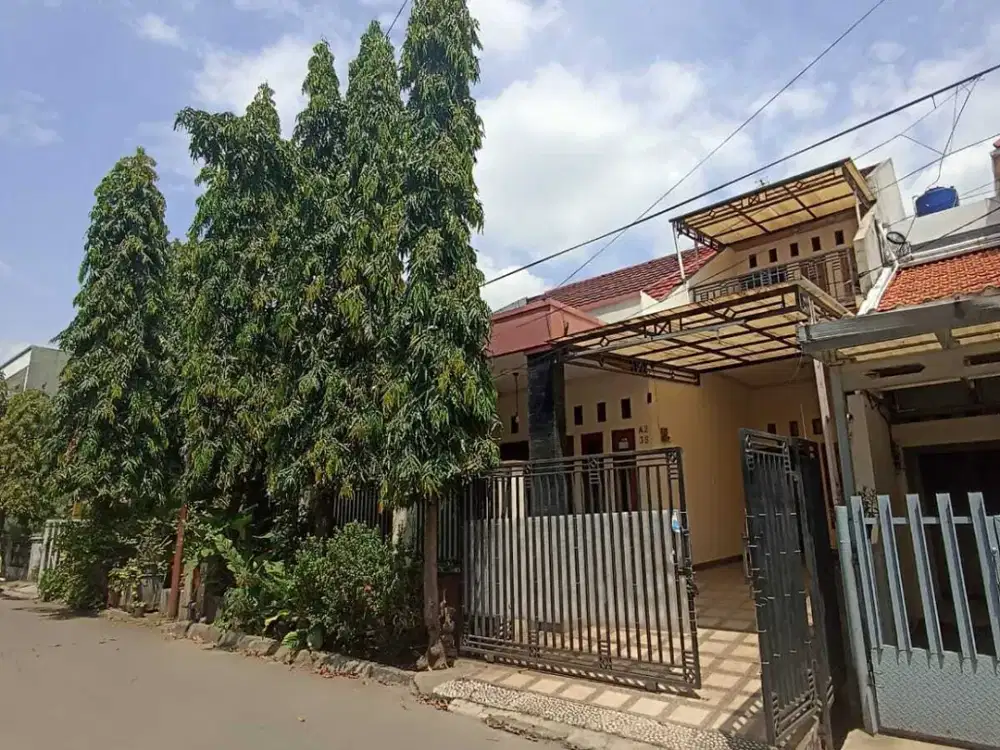 Di jual  Rumah 2 lantai siap huni lingkungan nyaman di jati bening Bekasi barat