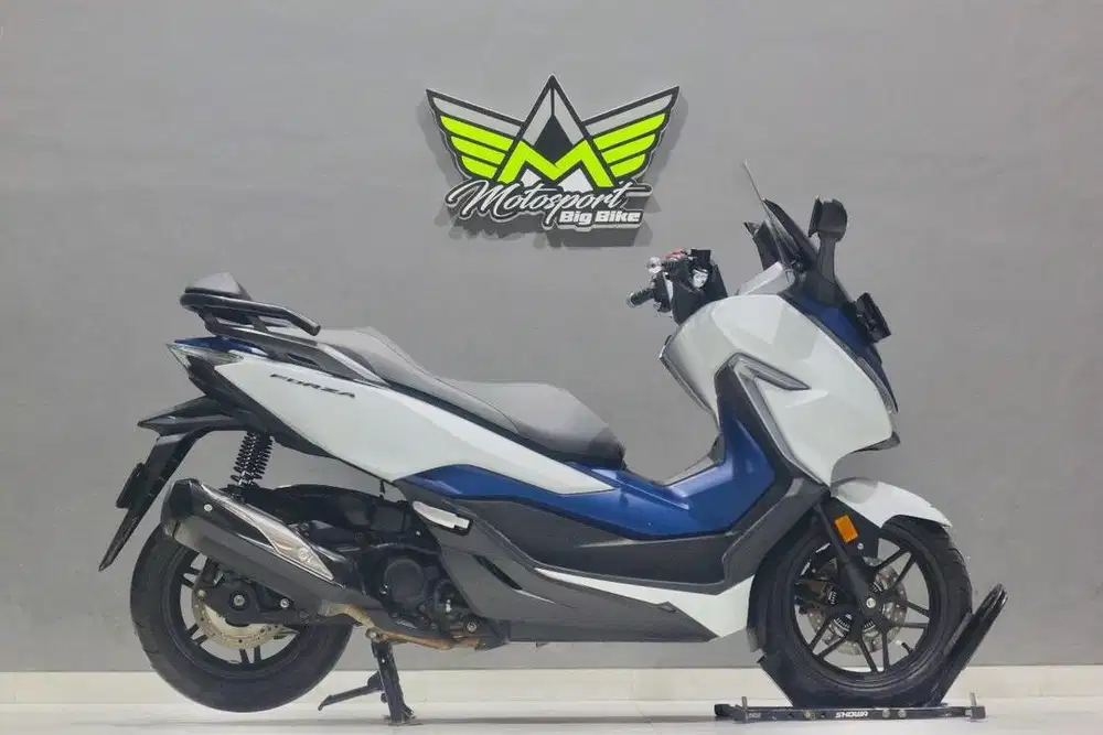 Honda Forza 250 ABS like new xmax GT200 piaggio vespa primavera sprint