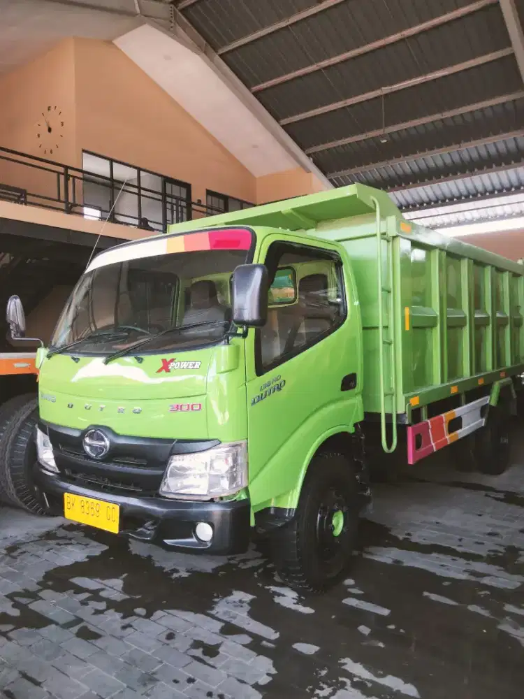 Dump Truk Hino Dutro CDD-136 HD, indeks 8 kubik, Th.2023