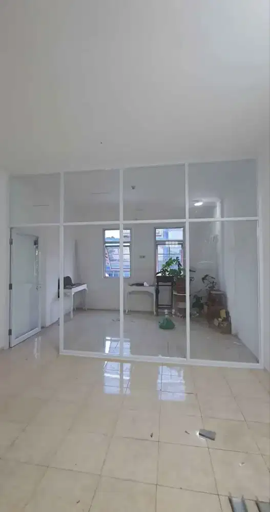 Pintu aluminium kaca