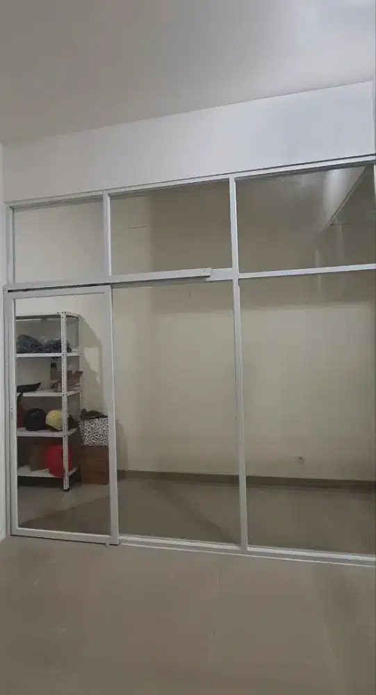 Pintu aluminium kaca