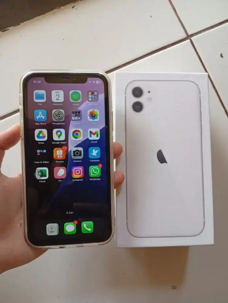 iPhone aplle 11 / 64