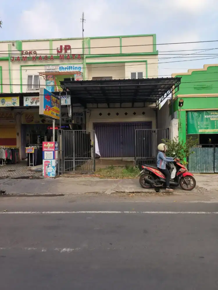 Ruko 2lantai siap pakai di pusat kota