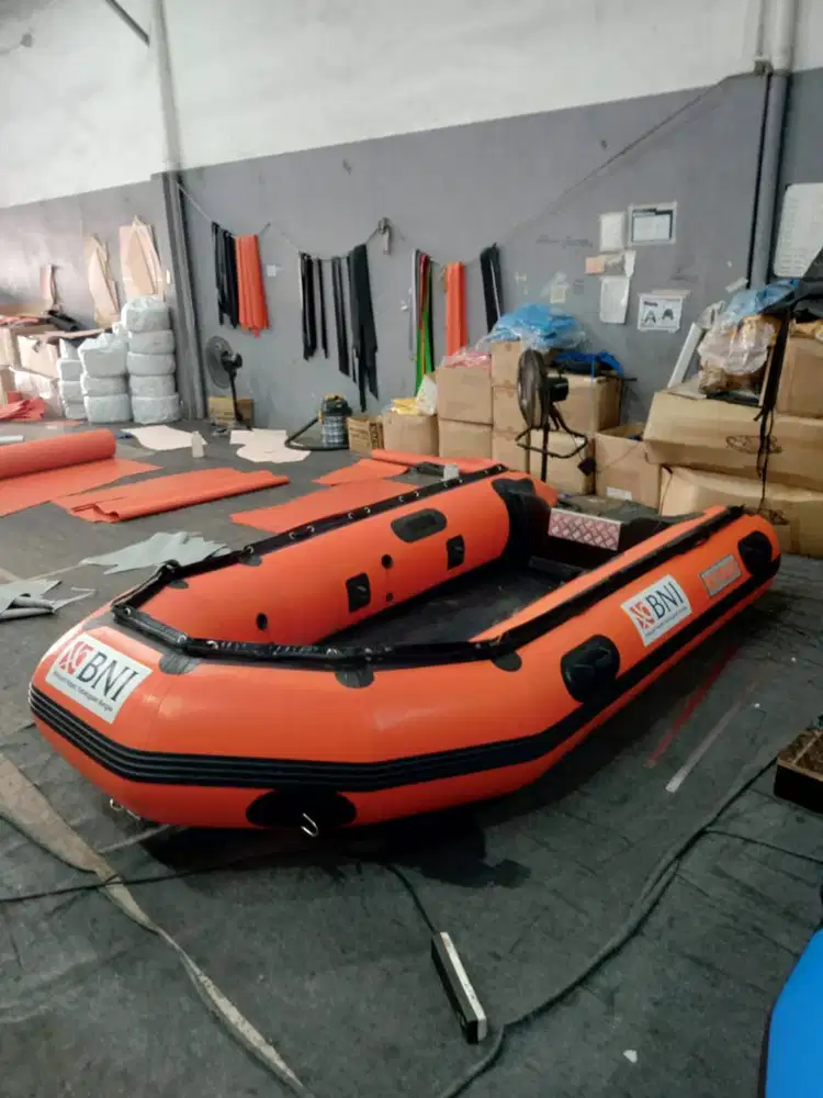 Perahu Karet Bonroe 310 kapasitas 5 orang