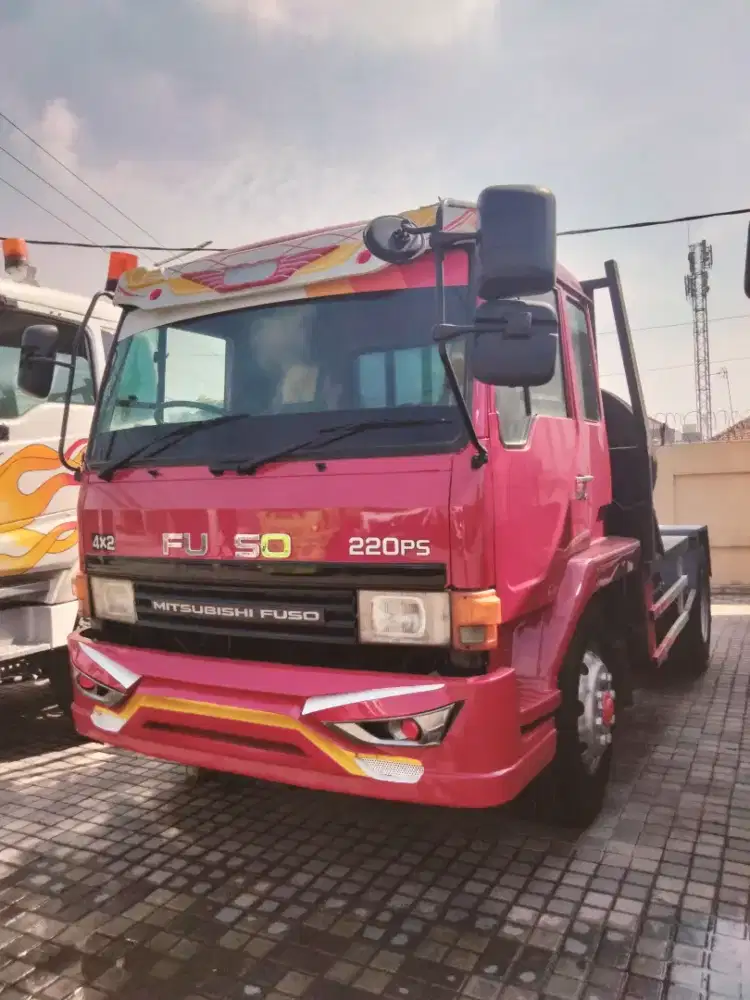 Head Trailer Mits. Fuso FM 517 H, Engkel 4x2, Thn.2014