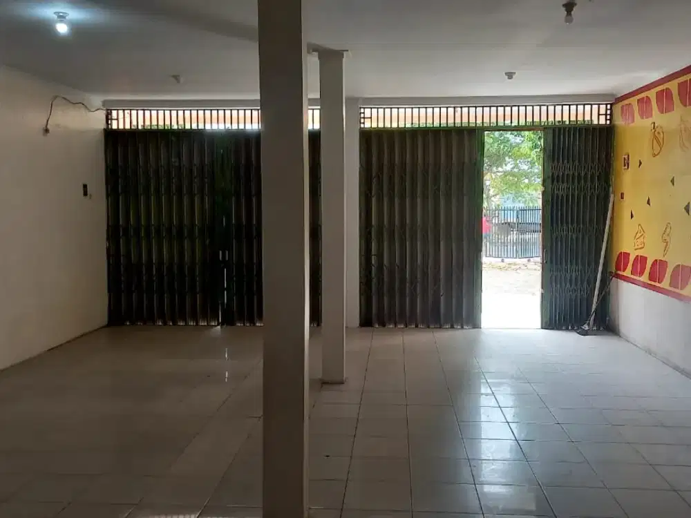 Disewakan Ruko Bagus Berlokasi Strategis di Gusti Ngurah Rai Bekasi Barat