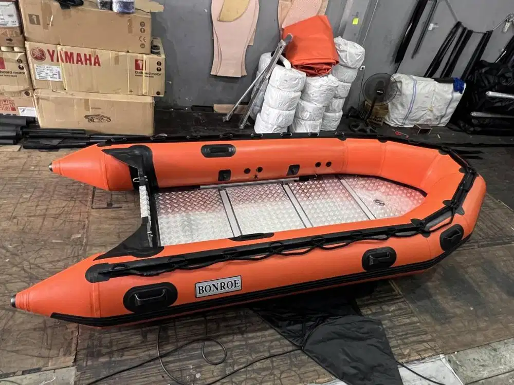 Perahu Karet Bonroe 430 kapasitas 8 orang