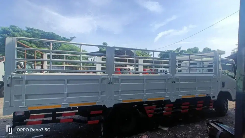 Dijual Isuzu Giga Long Chasis, bak 6mtr