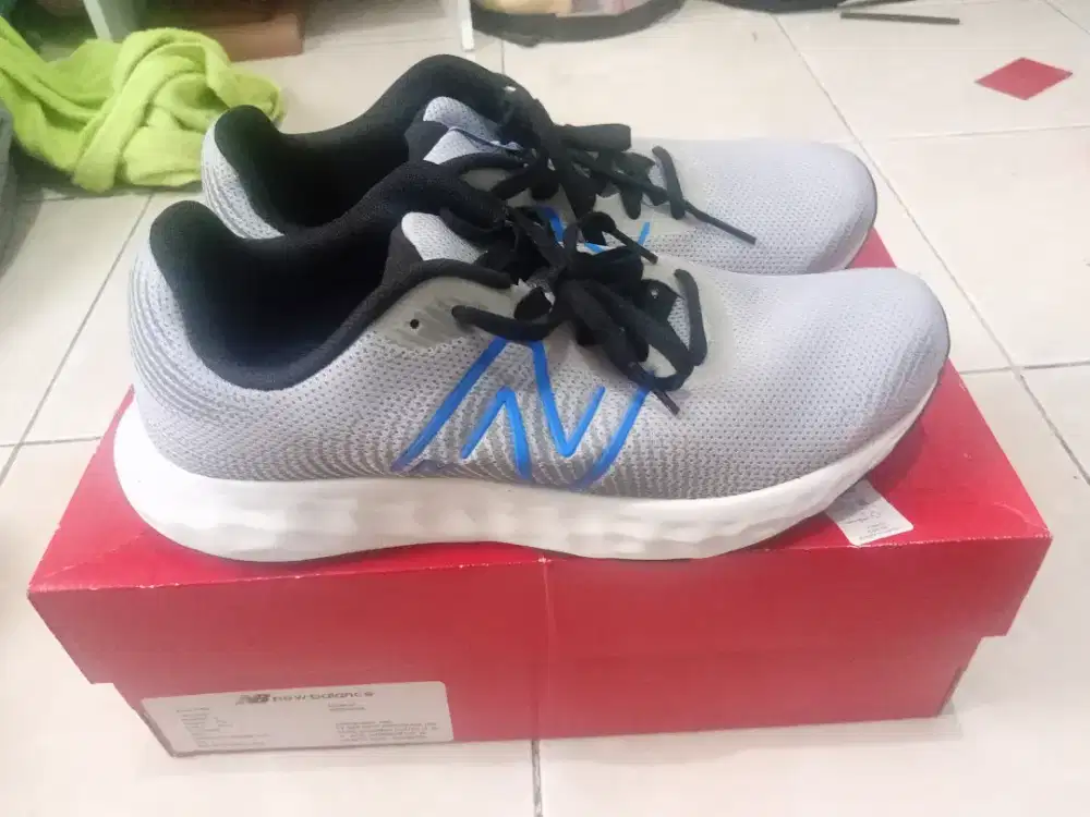 Sepatu NEWBALANCE RUNNING 41