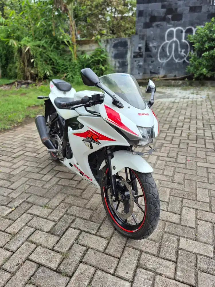 Dijual suzuki gsx 150 r taun 2017