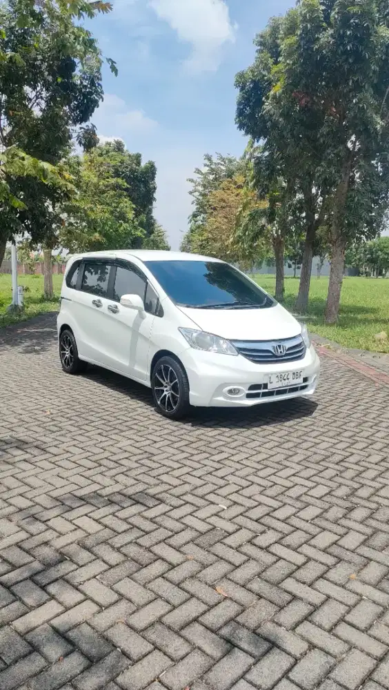 Km80rban tdp 25 juta honda freed E PSD ac dobel 2013 surabaya