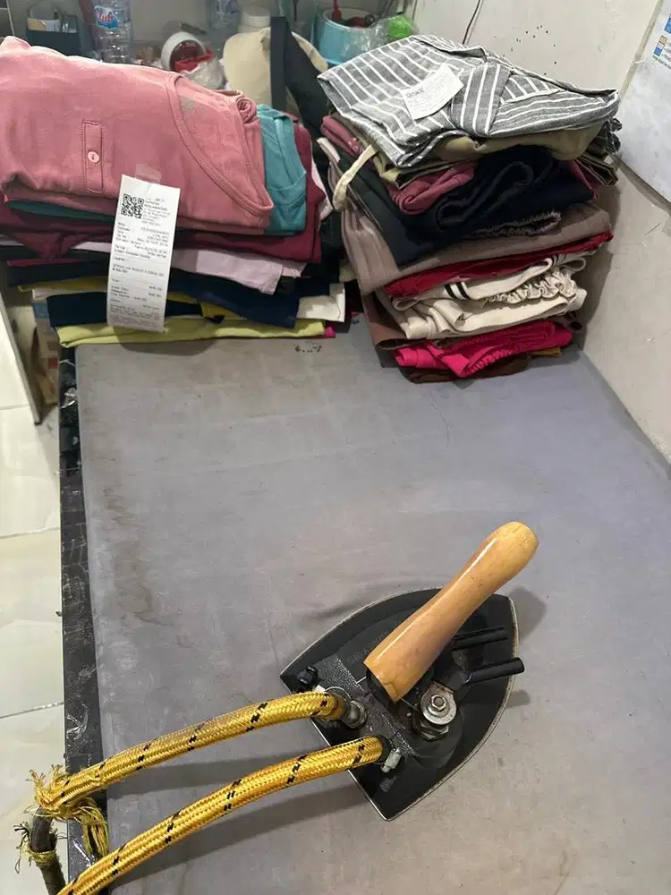 Jasa setrika kiloan