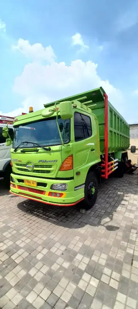 DUMP TRUK HINO FM 260 TI, TH 2015 INDEK 24 KUBIK