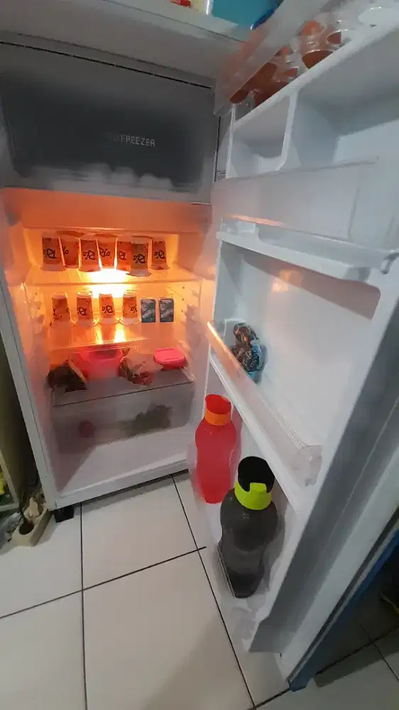 JUAL KULKAS POLYTRON