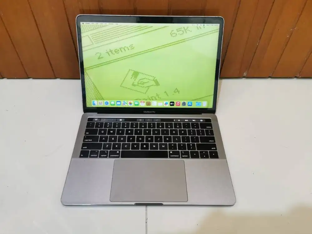 Macbook Pro 2019 Touchbar 13inch Core i5 8GB 512GB