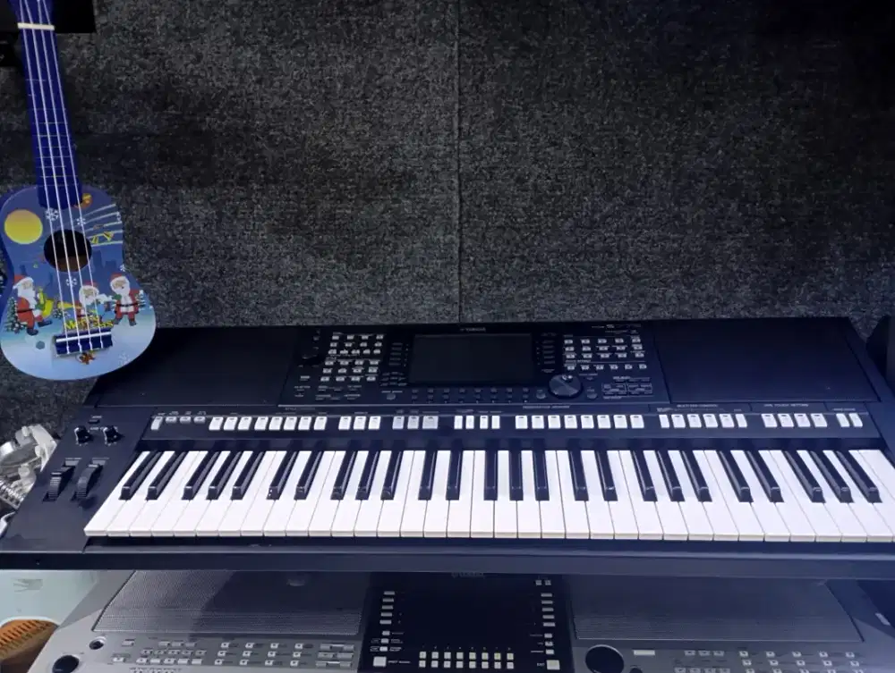 keyboard Yamaha psr-s 775