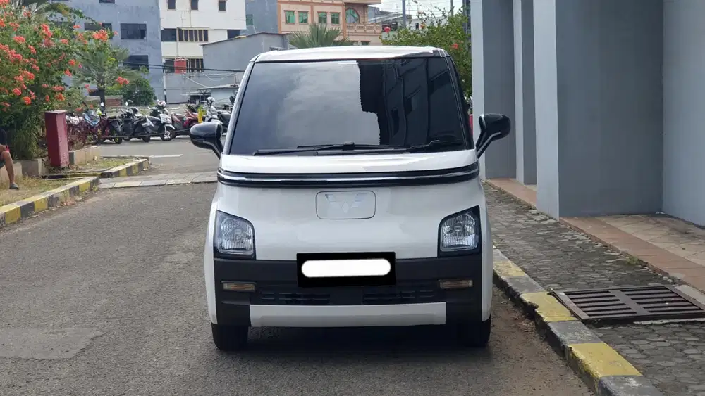 Km24rb wuling air ev standard range 2023 putih listrik