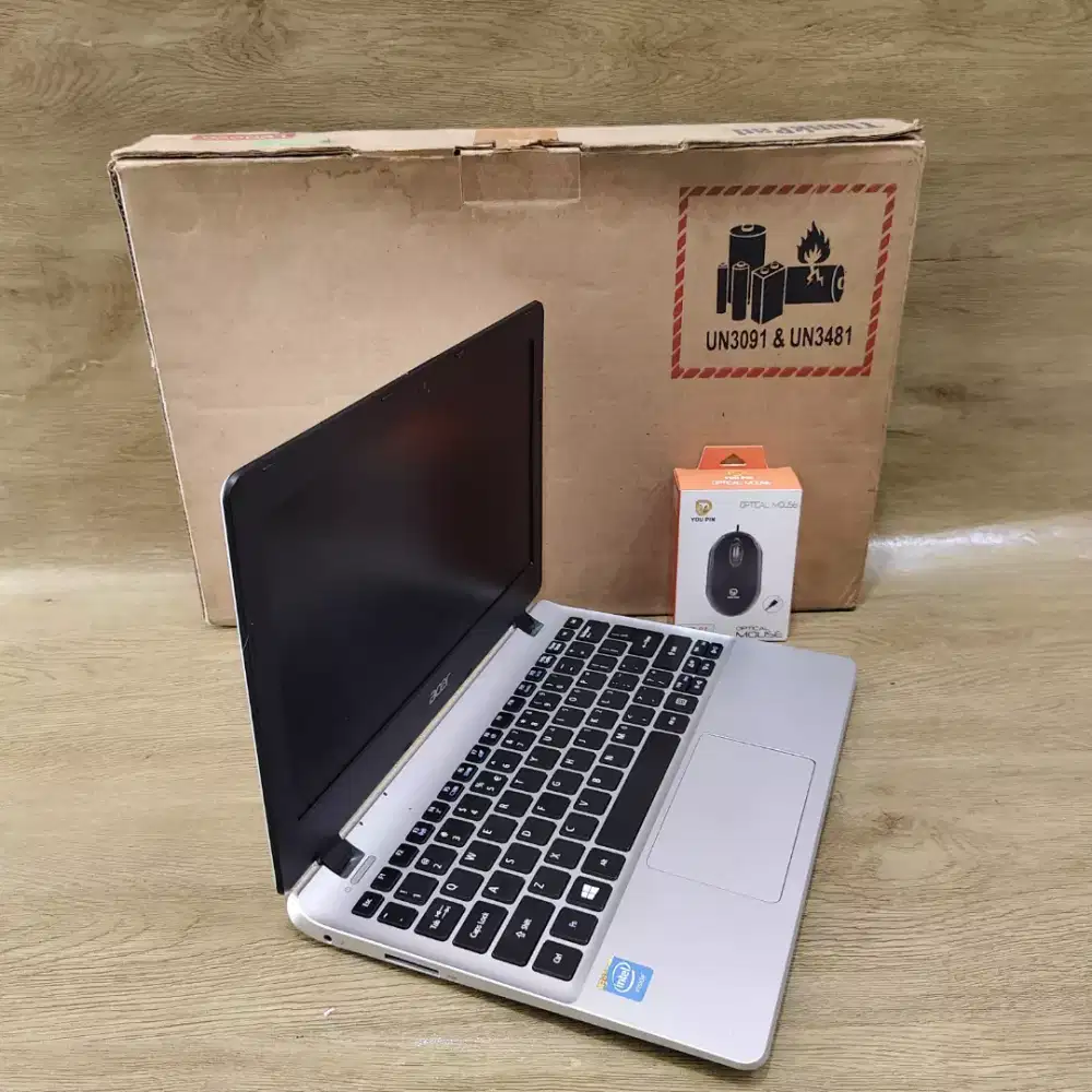 Laptop Acer Aspire Slim Ram 8GB bonus Mouse Baru Siap pakai [Bisa Dian