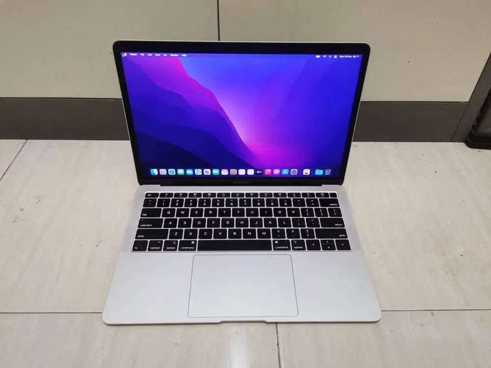 Macbook Air 2019 13inch Core i5 8GB 128GB