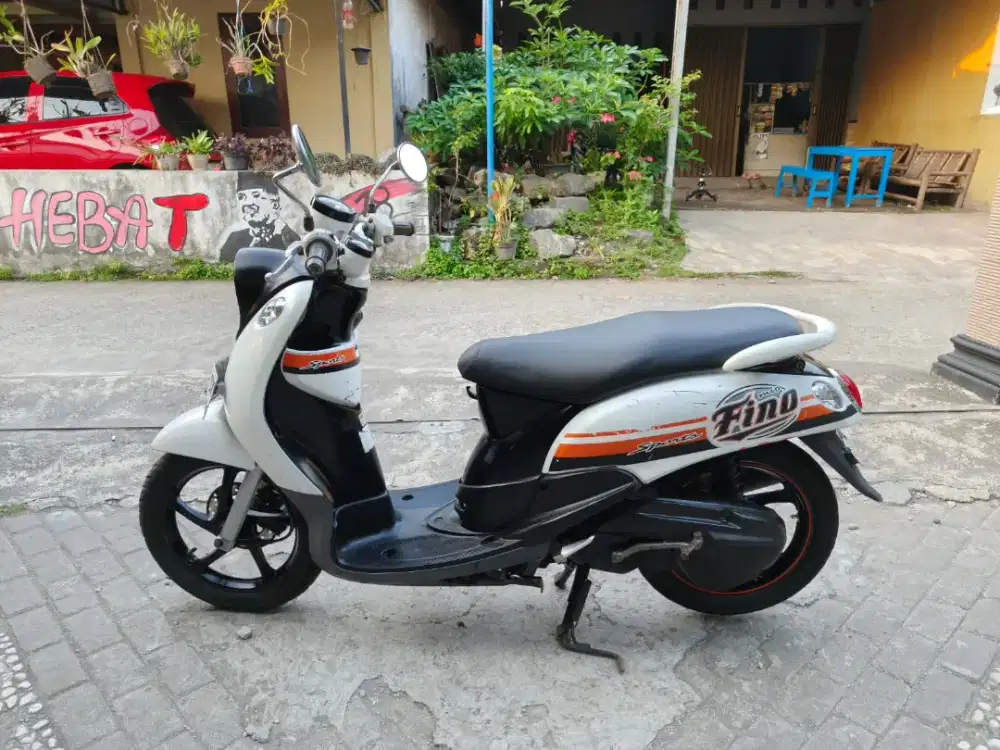 Fino THN 2013 plat AB sleman