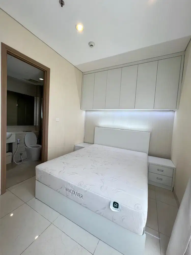 disewakan 3 bedroom full furnish taman anggrek residence
