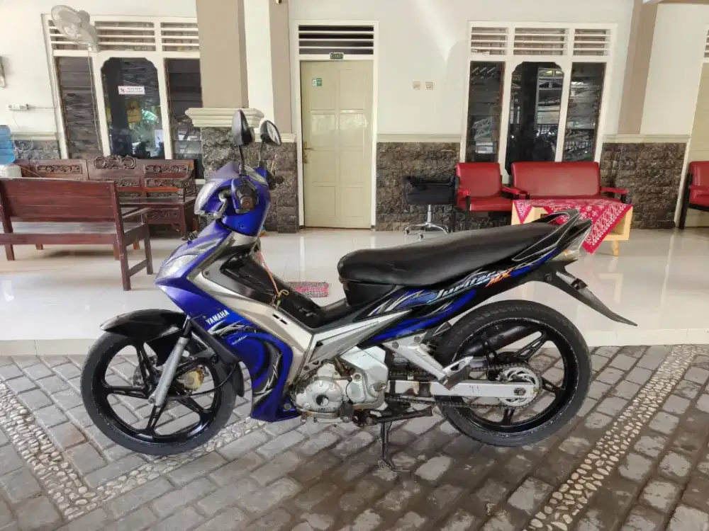 Jupiter MX kopling THN 2006 plat H Salatiga