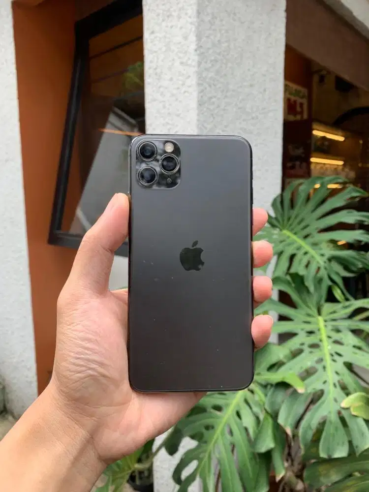 Dijual iPhone 11 Promax 256gb pemakaian pribadi