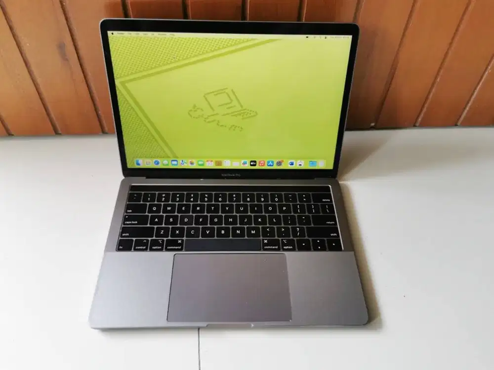 Macbook Pro 2019 13inch Core i7 16GB 256GB