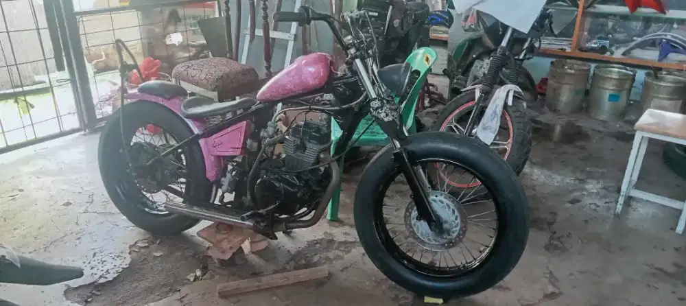 Chopper bobber custom