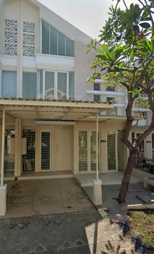 Rumah Semi Furnish pakuwon City , bagus siap huni , dekat ITS , UWM