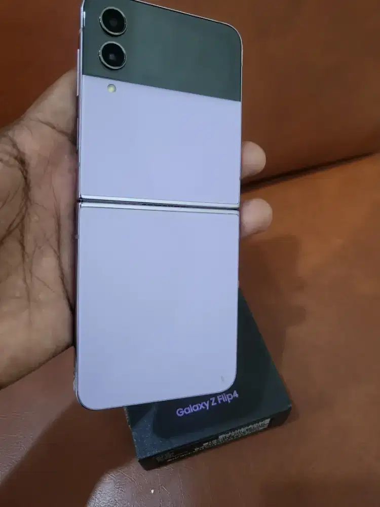 Jual cepat samsung z flip 4 ram 8 /256 sein