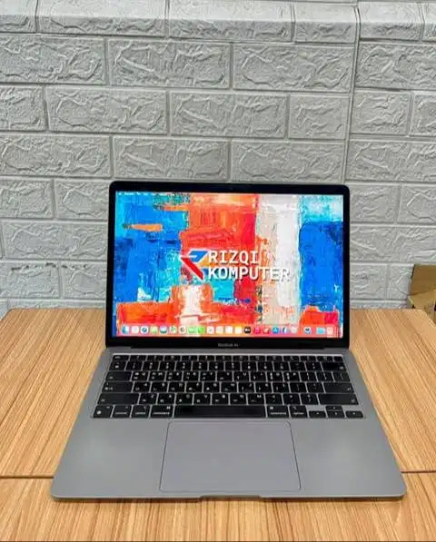MacBook Air M1 2020 Apple M1 CPU 8-Core VGA GPU 8-Core RAM 8GB SSD 512