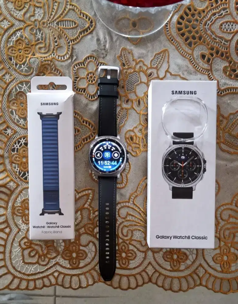 SAMSUNG WATCH 8 CLASSIC LIKE NEW