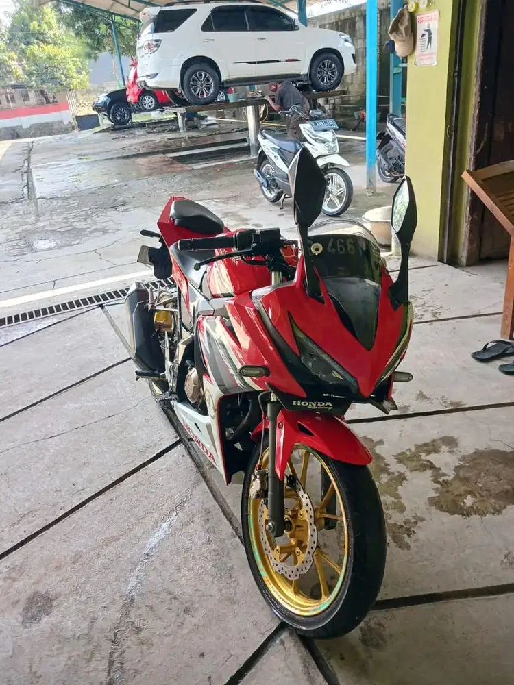 Dijual honda cbr 2019 16jt nego