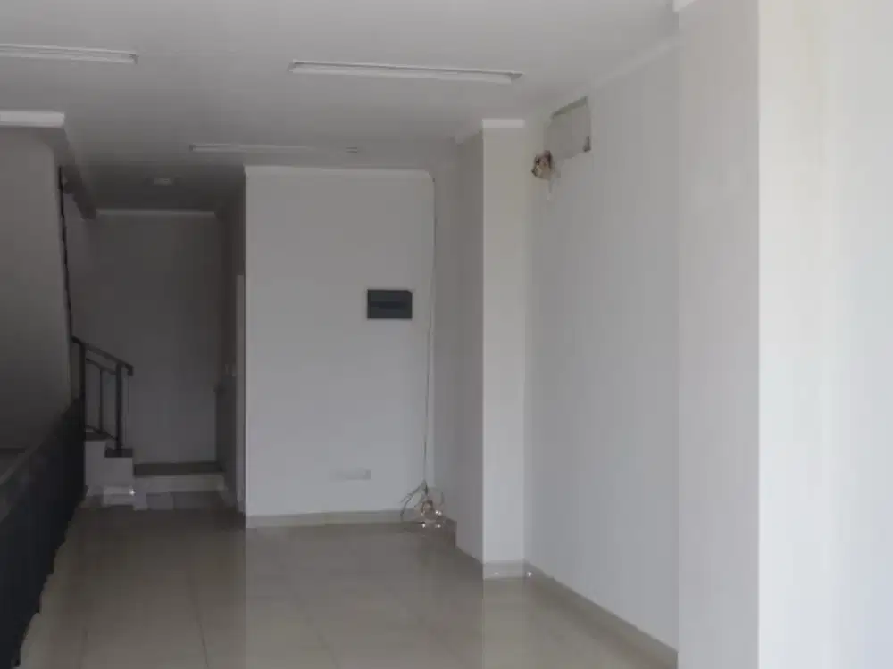 Disewakan Ruko Strategis 4 Lantai di Kelapa Gading