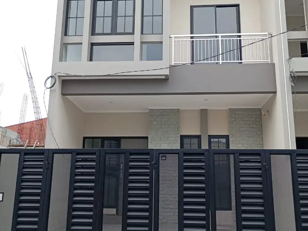 Rumah Gress Wisma Mukti Klampis Anom Surabaya, Siap Huni