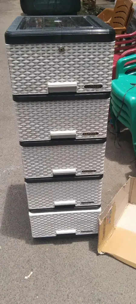 Lemari plastik napolly