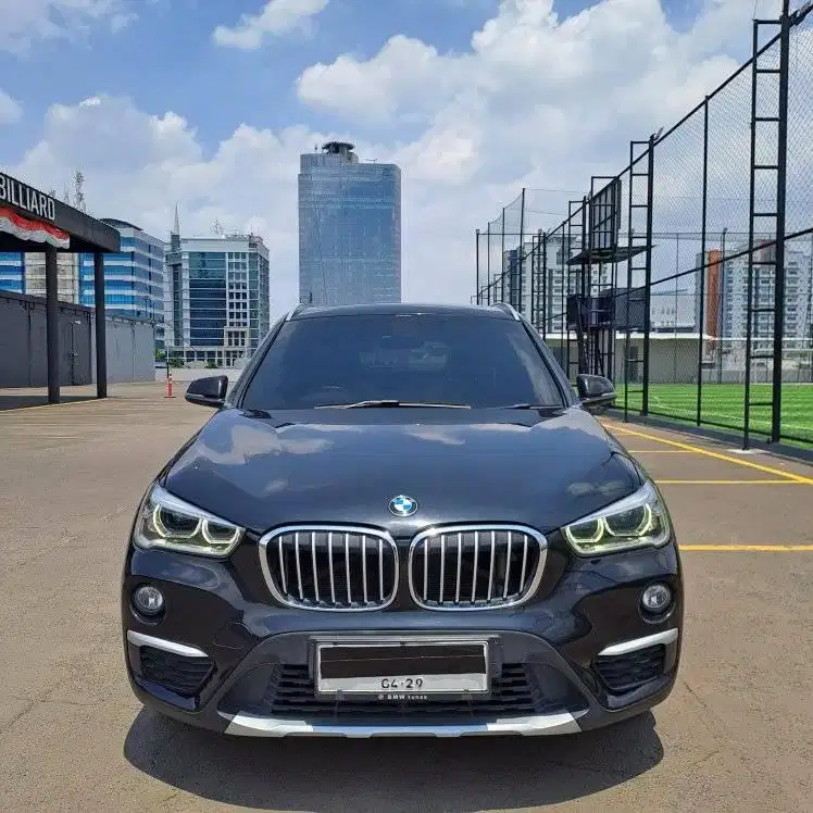 [ Nik 19 ] BMW X1 1.5 sDrive18i Xline 2019 Hitam Panoramic