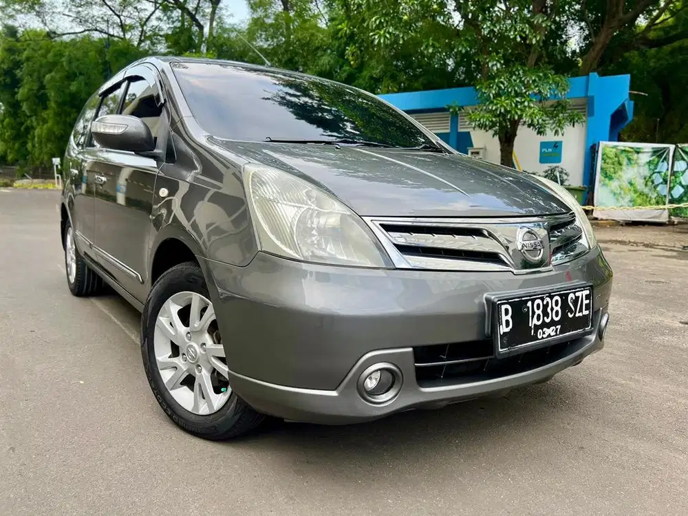 Nissan Grand Livina 1.5 Ultimate AT 2012