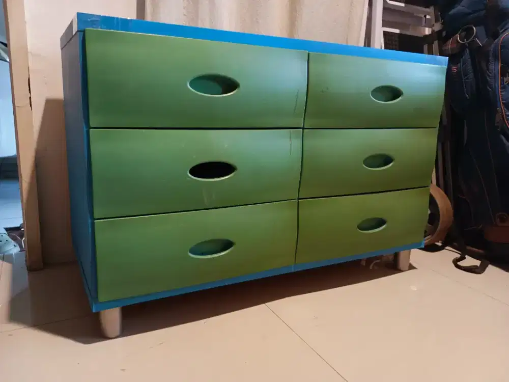 Lemari 6 laci - masih kokoh